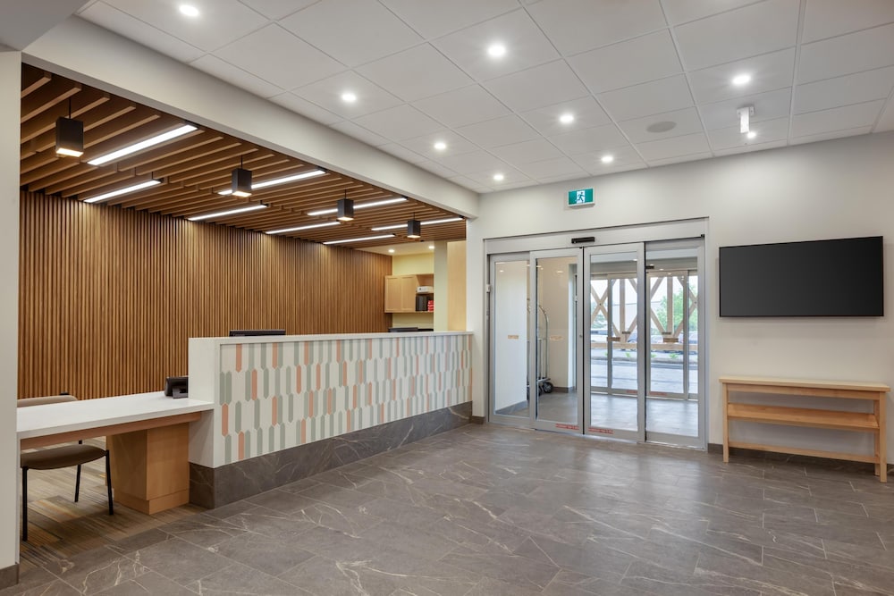 Best Western Plus Kawartha Lakes Hotel & Suites 5/52