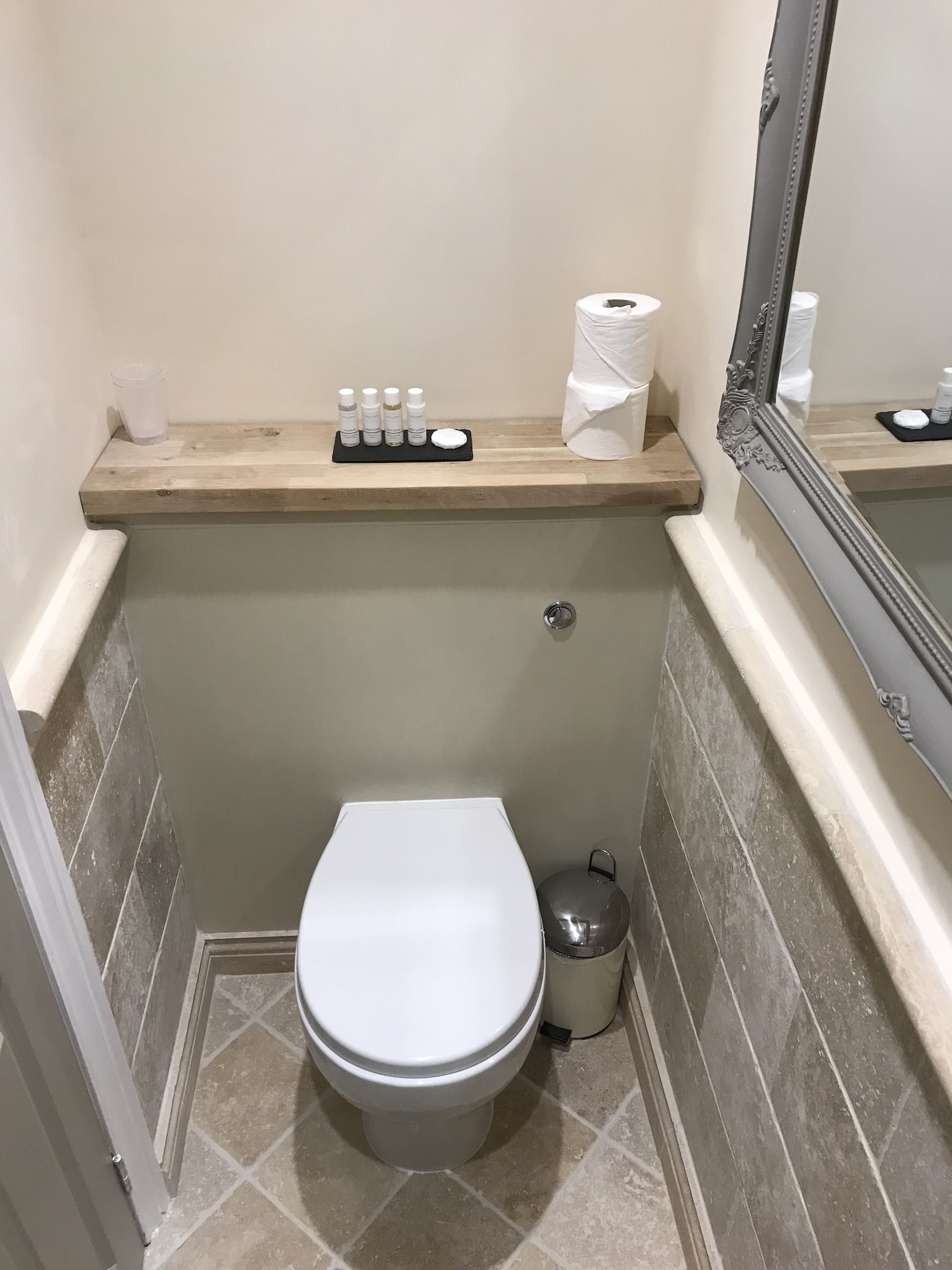 ROMANTIC, DOUBLE BED, CITY VIEW, BATHTUB