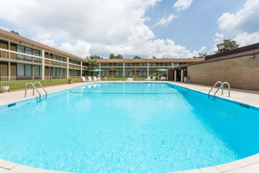 Clarion Inn Southern Pines - Pinehurst 5/31