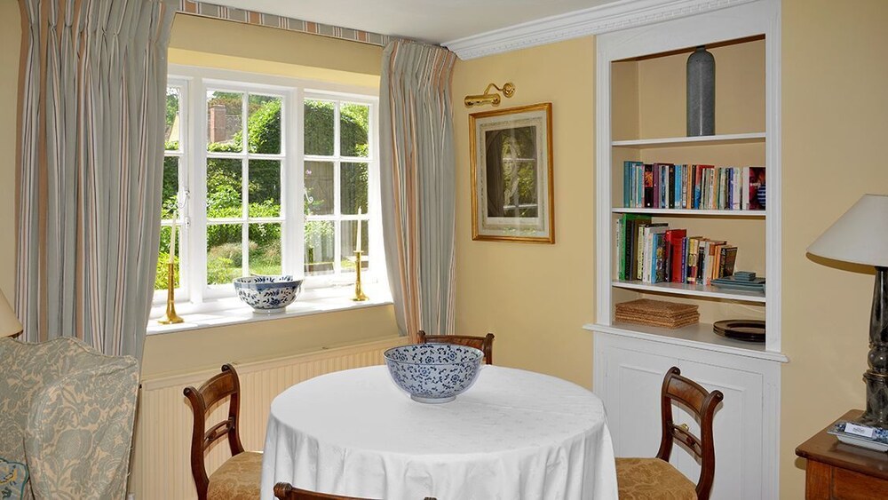 Epsom Cottage 5/24