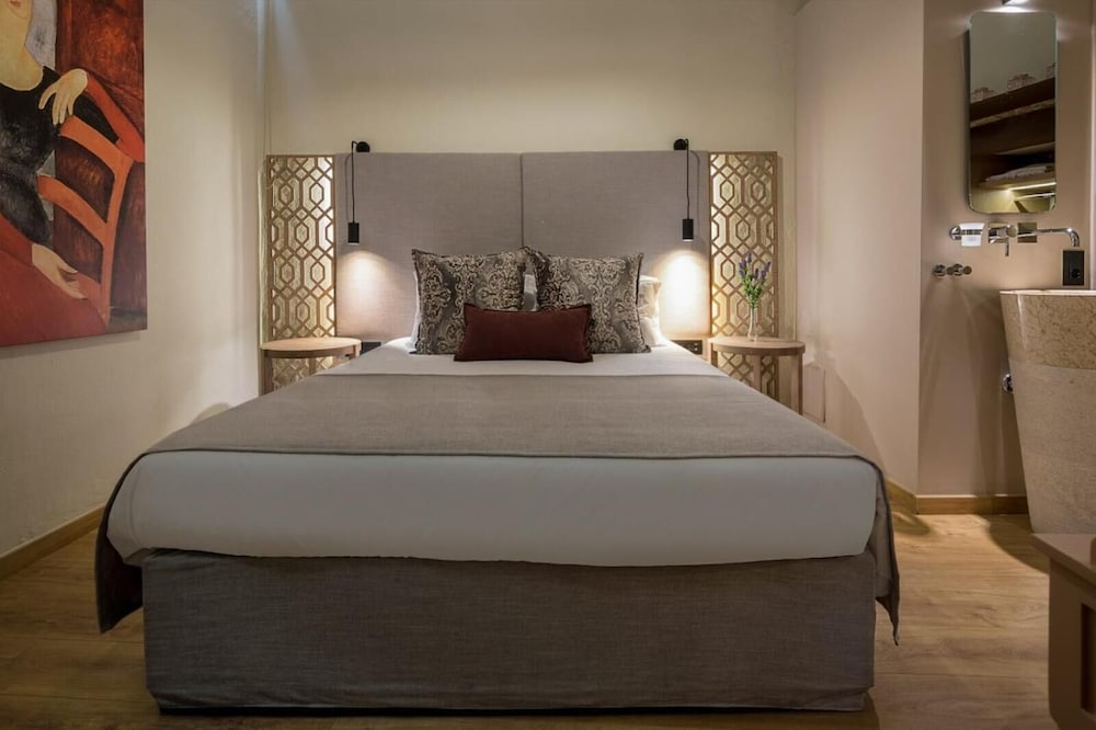 Contessa Boutique Hotel 8/65