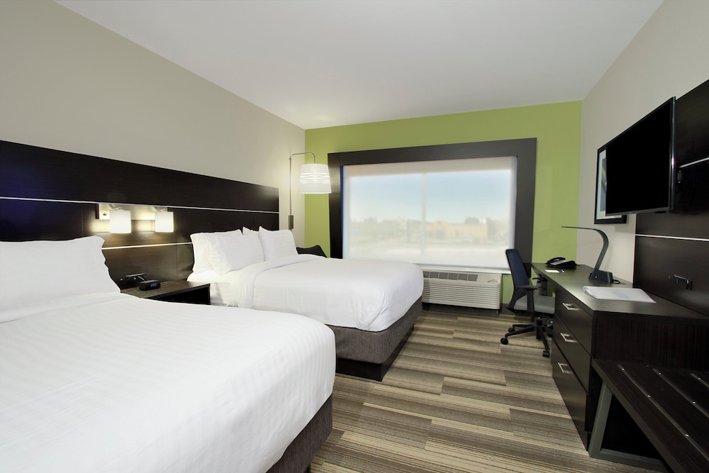 Holiday Inn Express And Suites Katy 12/54