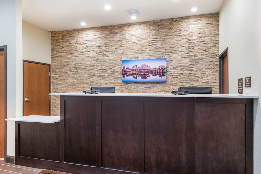 Comfort Inn Suites Harrisburg Hershey West 8/49