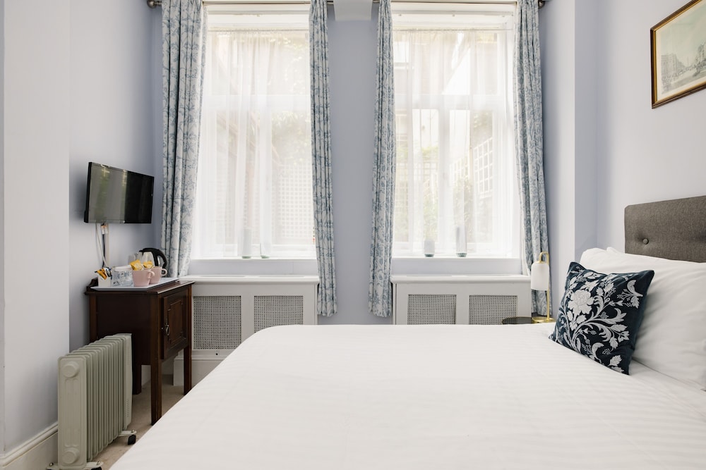 SEMI BASEMENT, DOUBLE BED