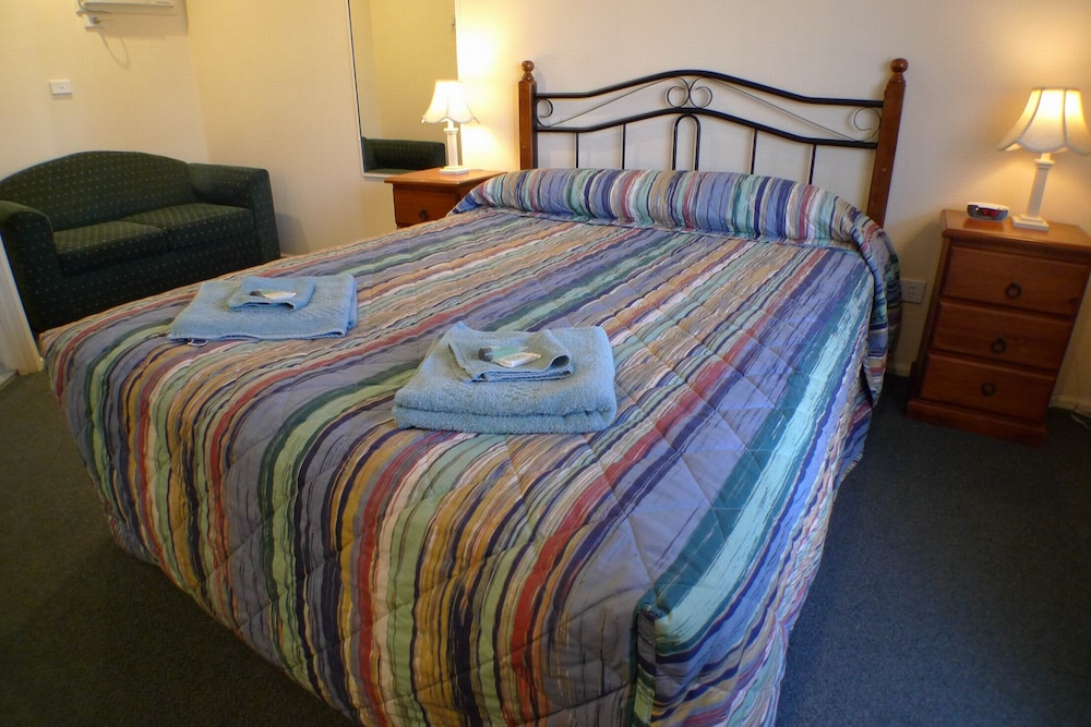 PARKHAVEN MOTEL 6/12