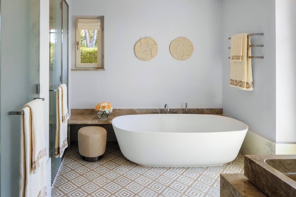 Villa, 2 King Beds, Grand Hotel du Cap-Ferrat, a Four Seasons Hotel 3/3