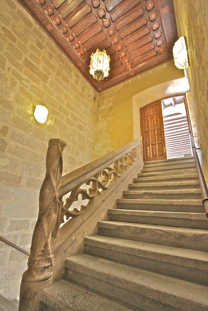 Posada Real Castillo Del Buen Amor 24/65