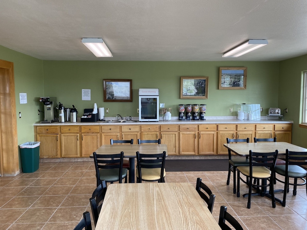Americas Best Value Inn Kadoka 10/12
