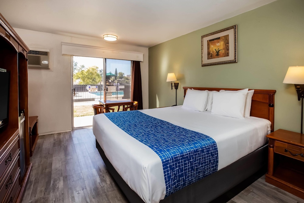 Travelodge by Wyndham Red Bluff South of Redding 29/65