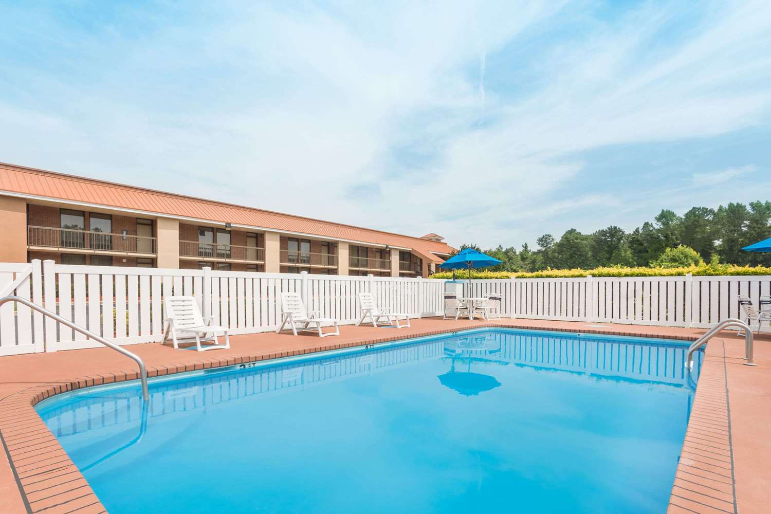 Baymont By Wyndham Rocky Mount I-95 7/13