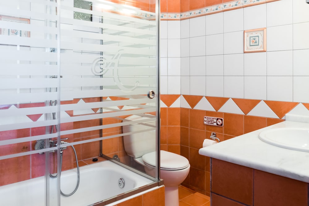 Andreolas Luxury Suites 15/72