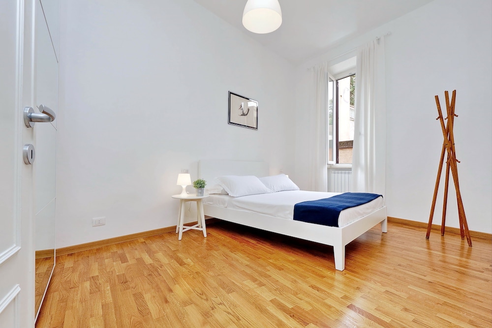 Traiano Charme - My Extra Home 7/20