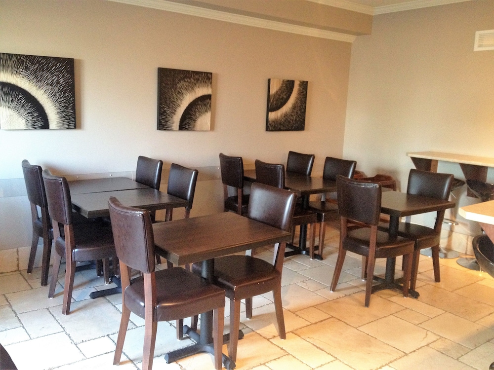 Hotel Brossard 32/37