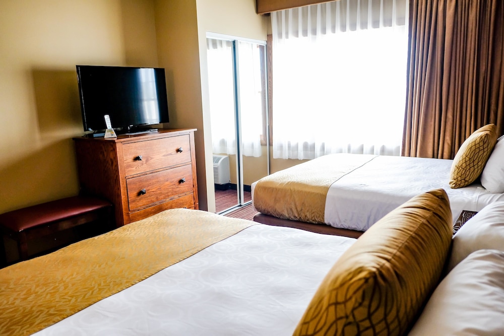Best Western Plus Dutch Haus Inn And Suites 21/48