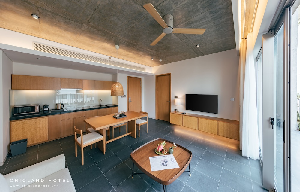 Chicland Da Nang Beach Hotel 62/72