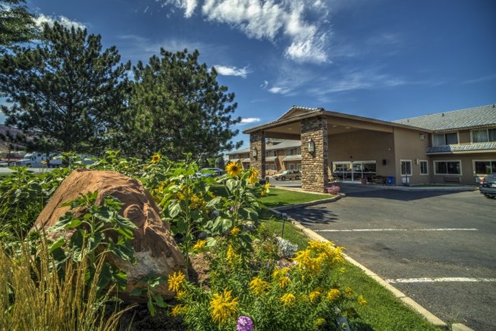 Moab Valley Inn 63/65