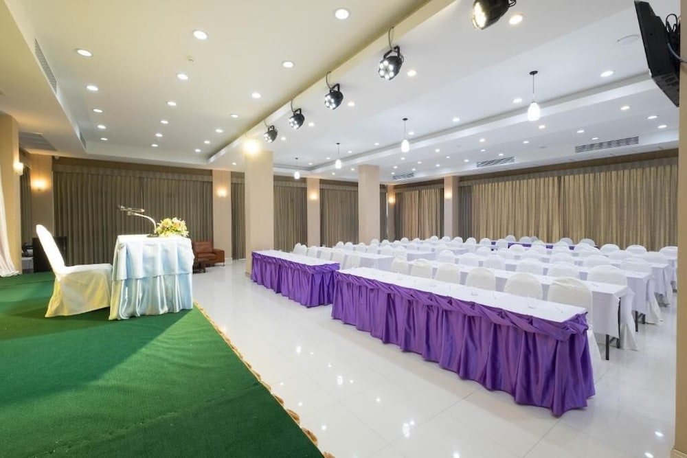 Hansanan Hotel 37/41