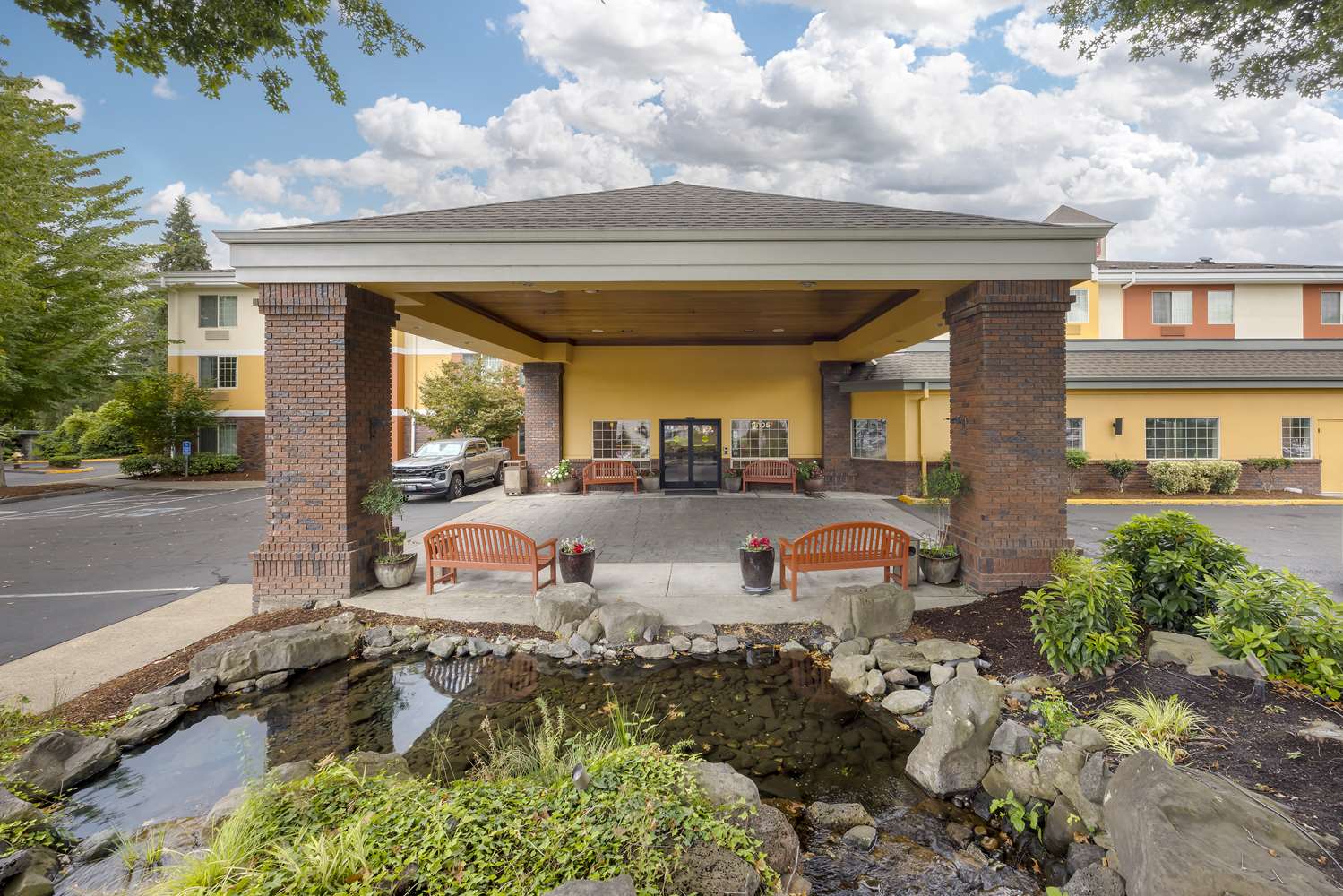 Best Western Plus Northwind Inn Suites 2/19