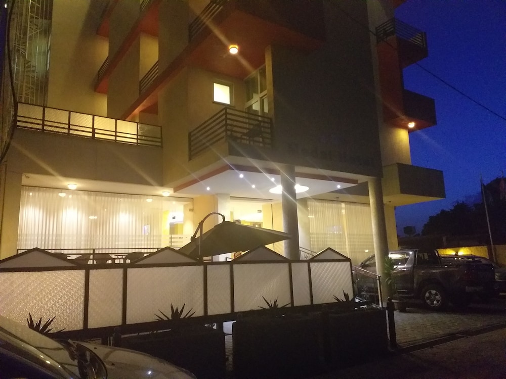 Medal Hotel 3/50