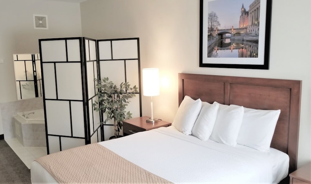 Days Inn by Wyndham Ottawa Airport 24/48