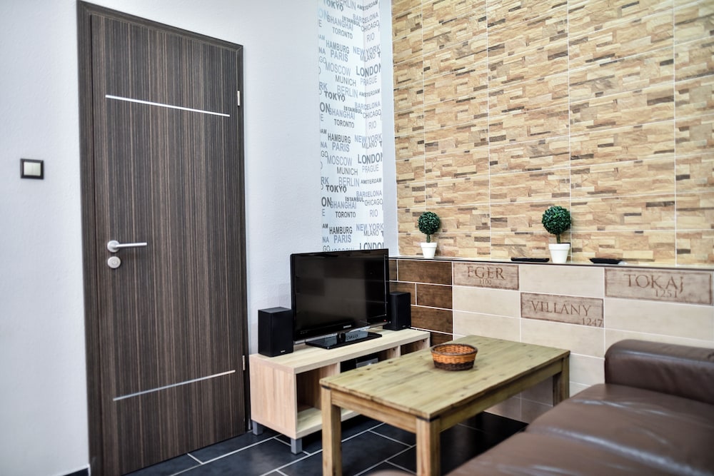 Corvin Point Rooms And Apartments 32/50