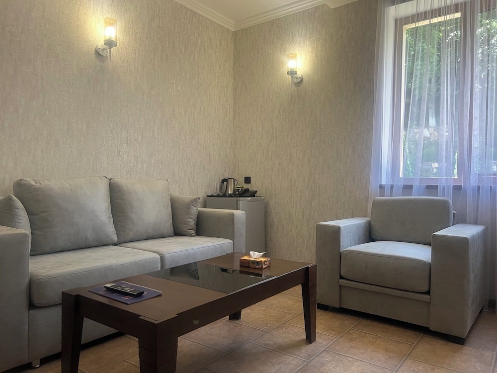 Park Avenue Hotel 20/50