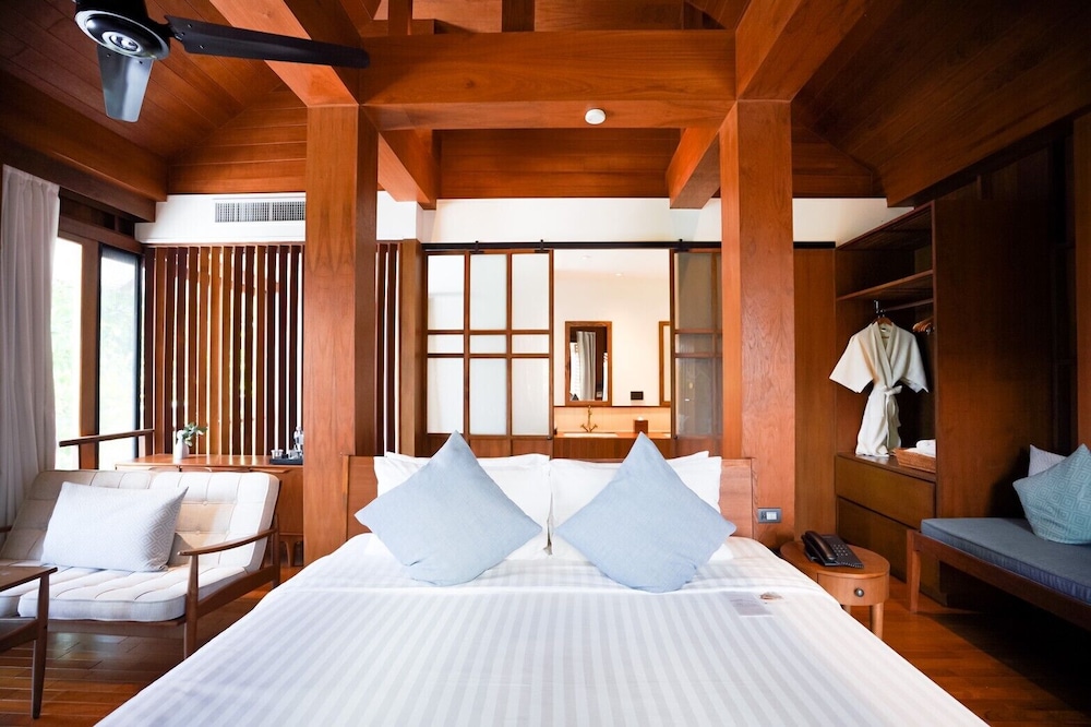 CHANN BANGKOK-NOI 12/50