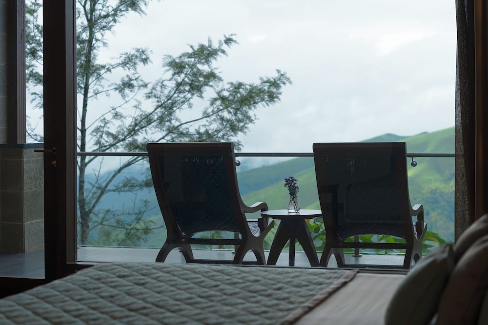 Trivik Chikmagalur 40/50