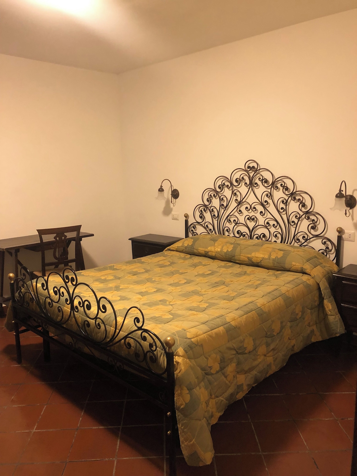 Room, Queen Bed