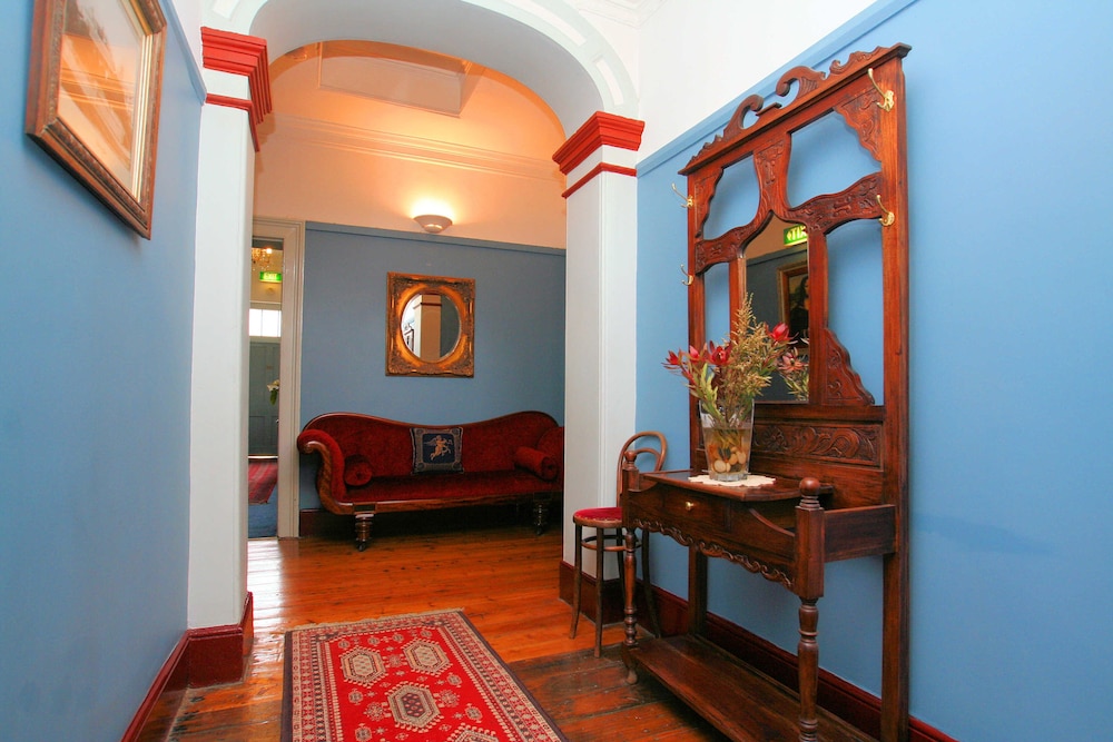 The Lodge On Elizabeth 33/50