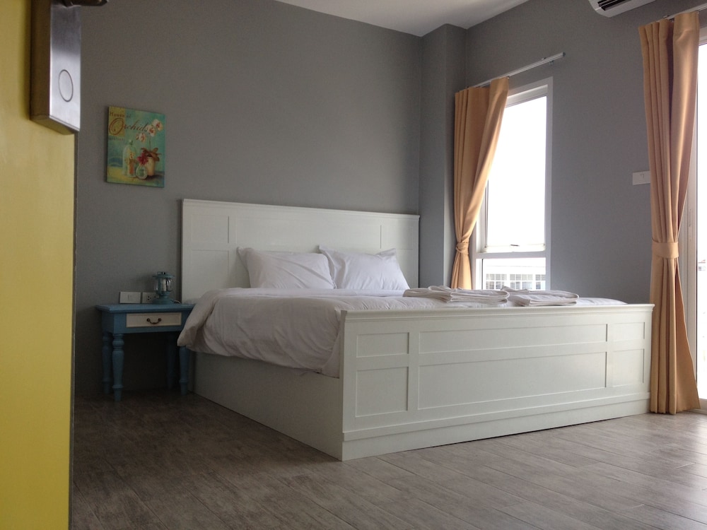 Hub Hua Hin 57 Hotel 22/72