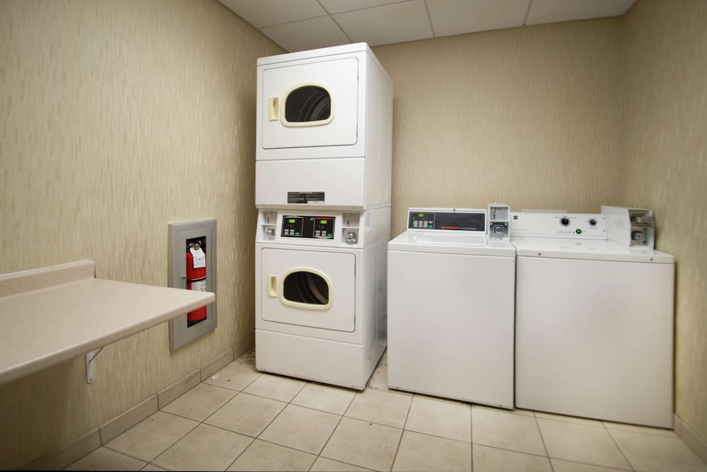 Hampton Inn Linden 29/75