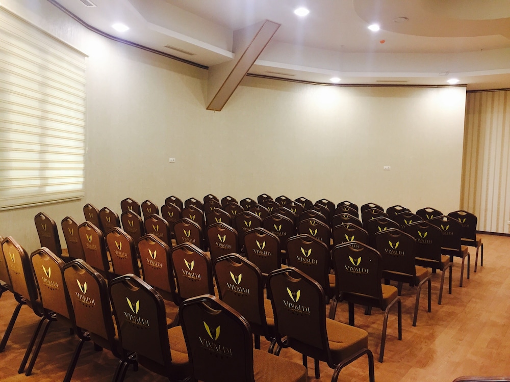 Vivaldi Park Hotel 59/66