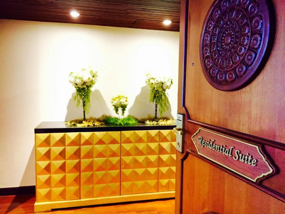 Indra Regent Hotel 14/82