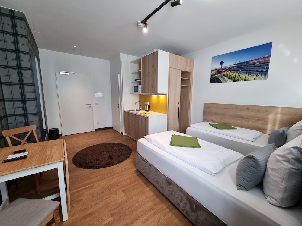 Roomingtons Munich Airport 10/46
