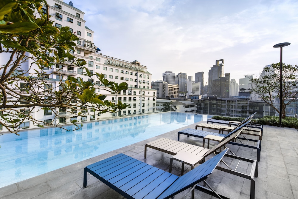 The Quarter Ploenchit by UHG 47/50