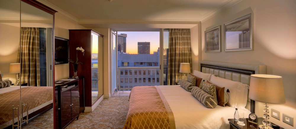 Taj Cape Town 56/82