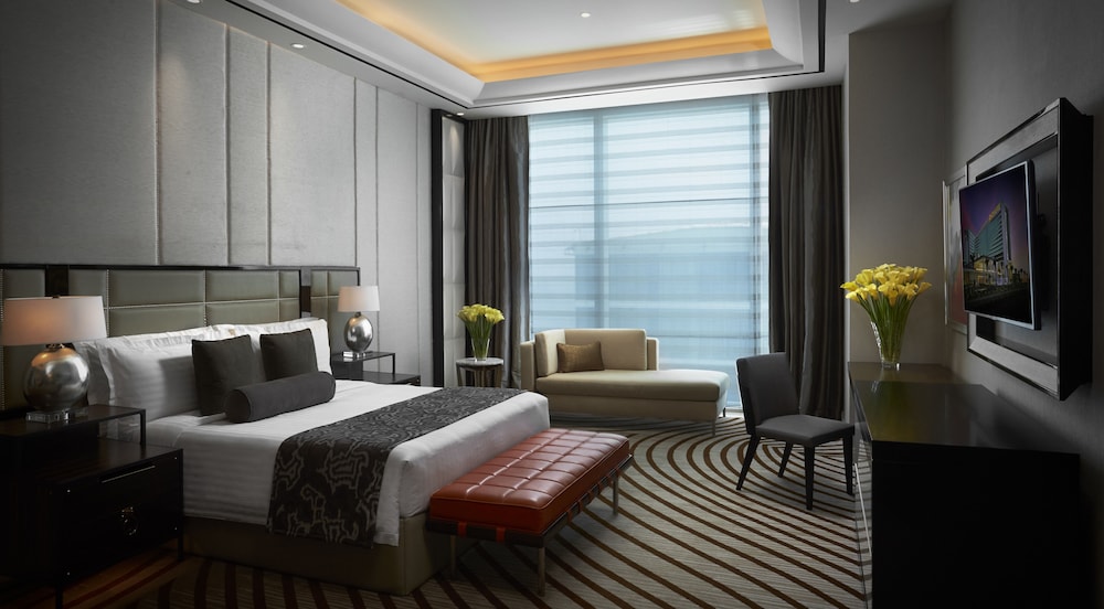 Solaire Resort Entertainment City 11/66