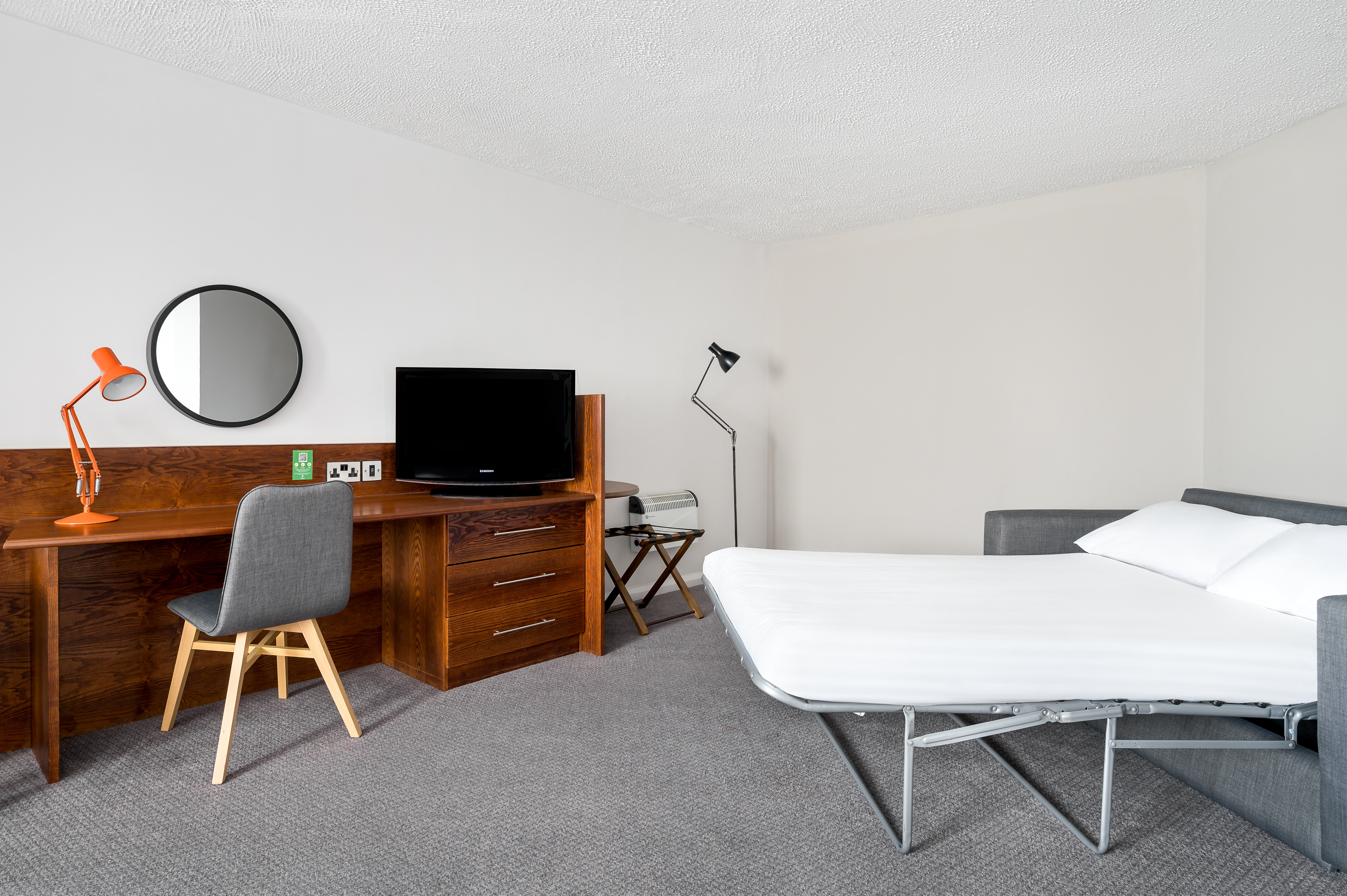 HOLIDAY INN NORTHAMPTON 44/50