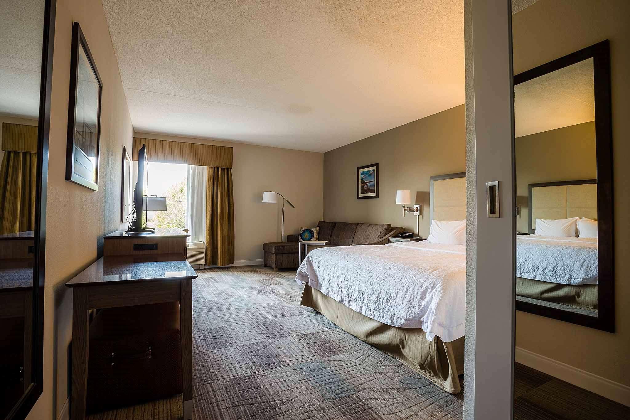 Room, King Bed, Sofa, Chaise Lounge, Corner