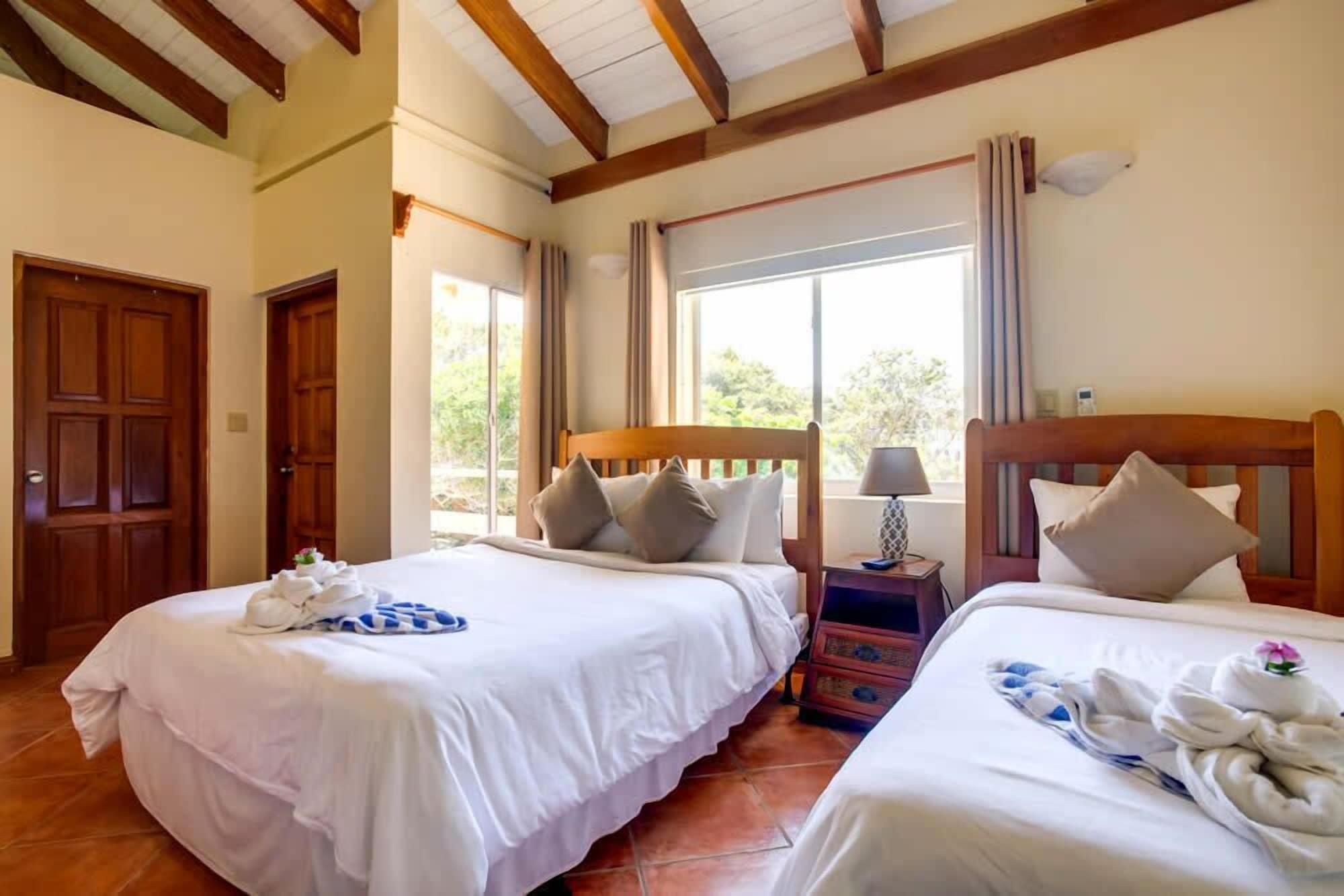 2 Bedrooms, Suite, Ocean Front