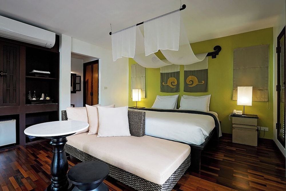 2 BEDROOMS, VILLA