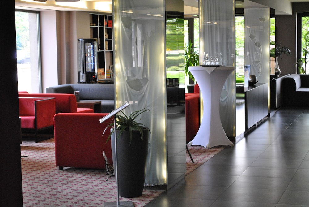 Kongres Hotel Roca 55/76