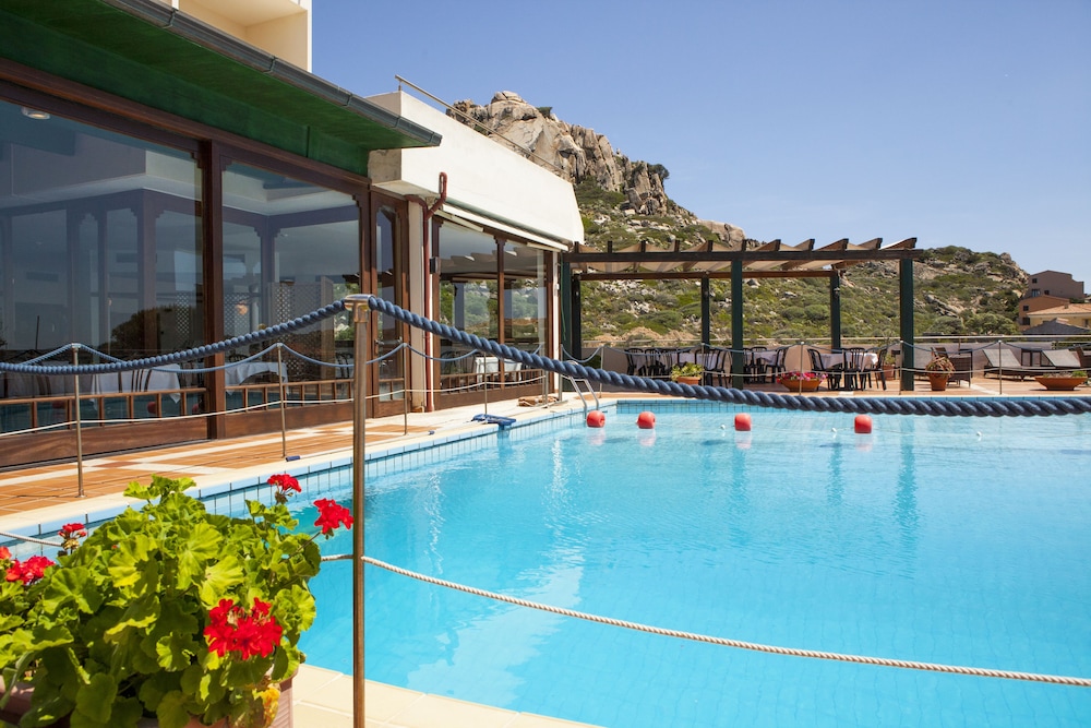 Miralonga Hotel 24/50