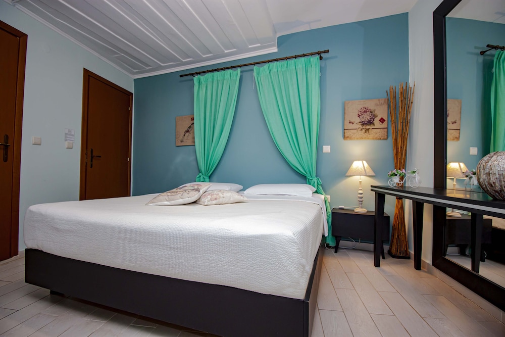 Elia Portou Rooms 11/33
