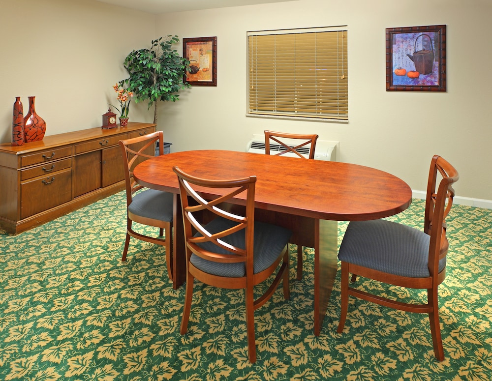 Candlewood Suites West Little Rock 53/62