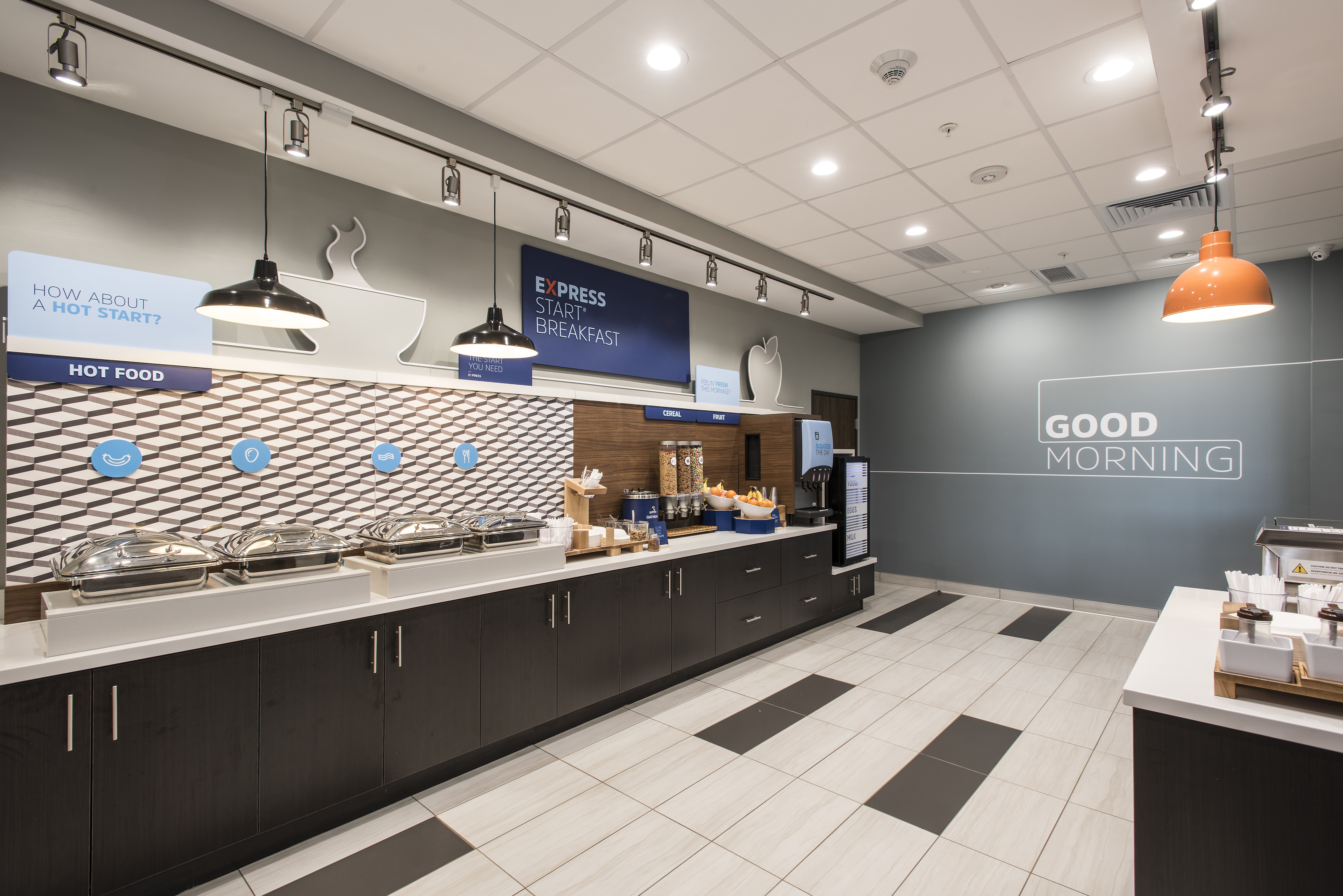 Holiday Inn Express and Suites Phoenix North Happy Valley an IHG Hotel 5/64