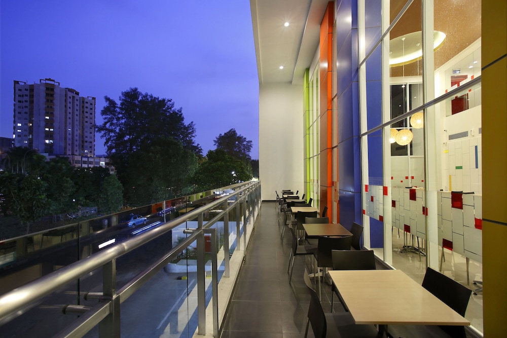 Amaris Hotel Dr Susilo Grogol 36/41