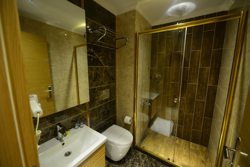 Inanlar Deluxe Hotel 59/60