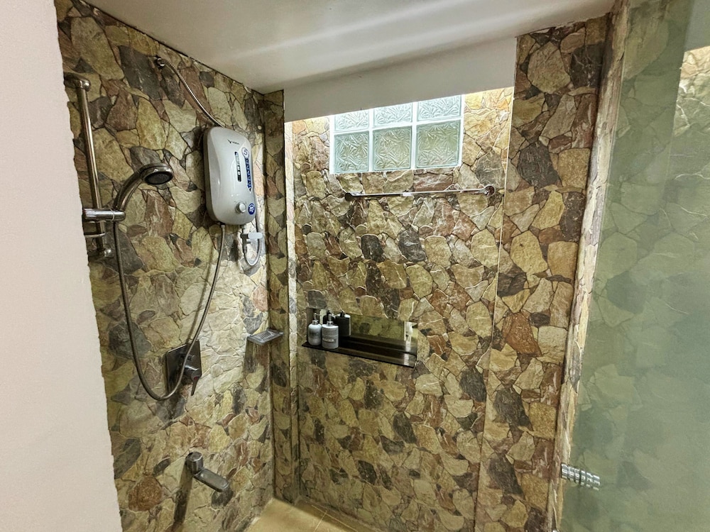 Montani Beach Resort 28/49